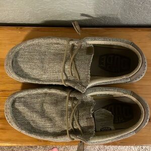 Men’s size 11 hey dude’s